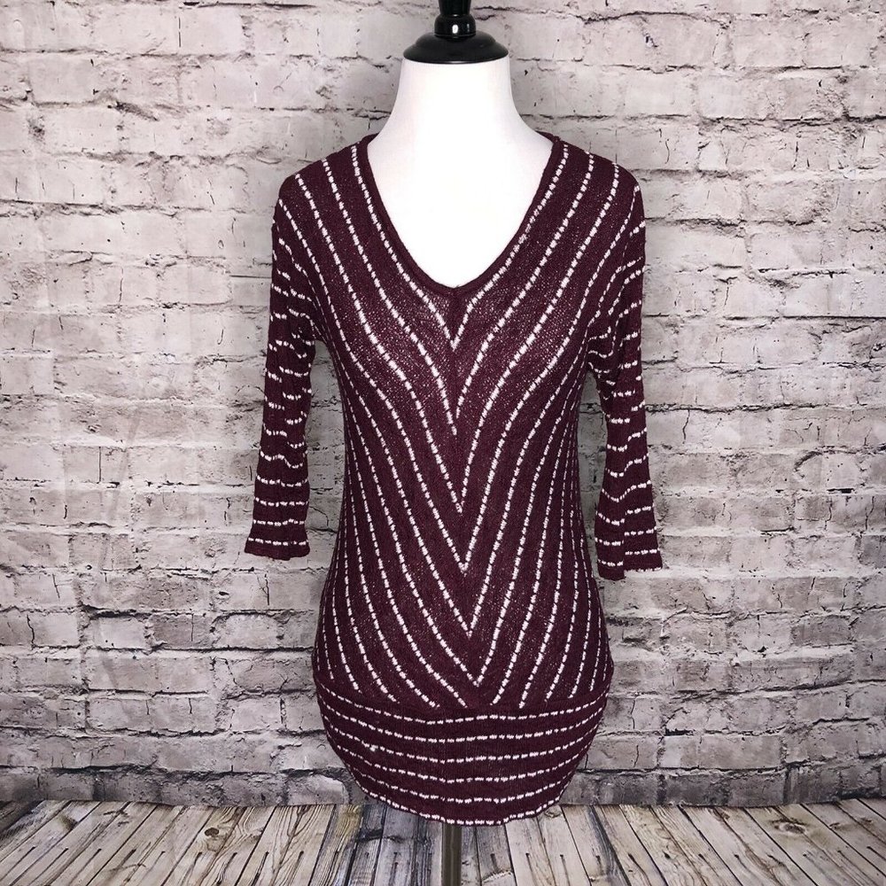 Market & Spruce Red White Chevron Stripe V-Neck